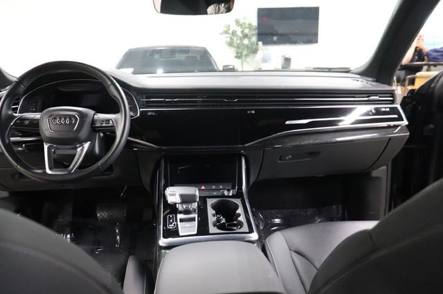 Used 2021 Audi Q8 Premium Plus w/ Premium Plus Package image 17