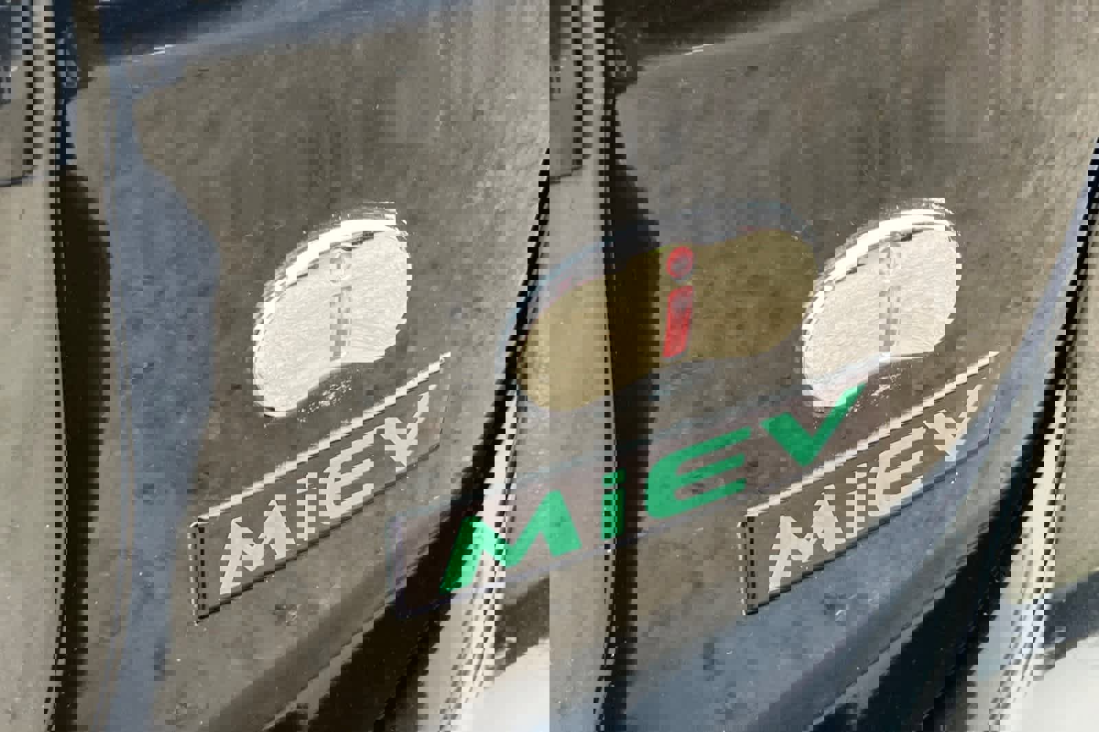 Used 2016 Mitsubishi i ES image 15