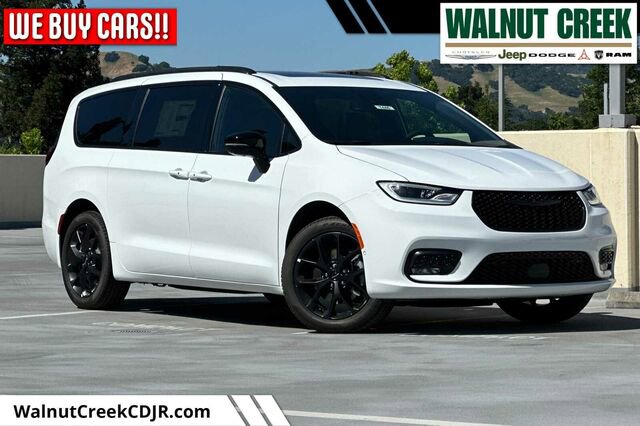 New 2025 Chrysler Pacifica Limited