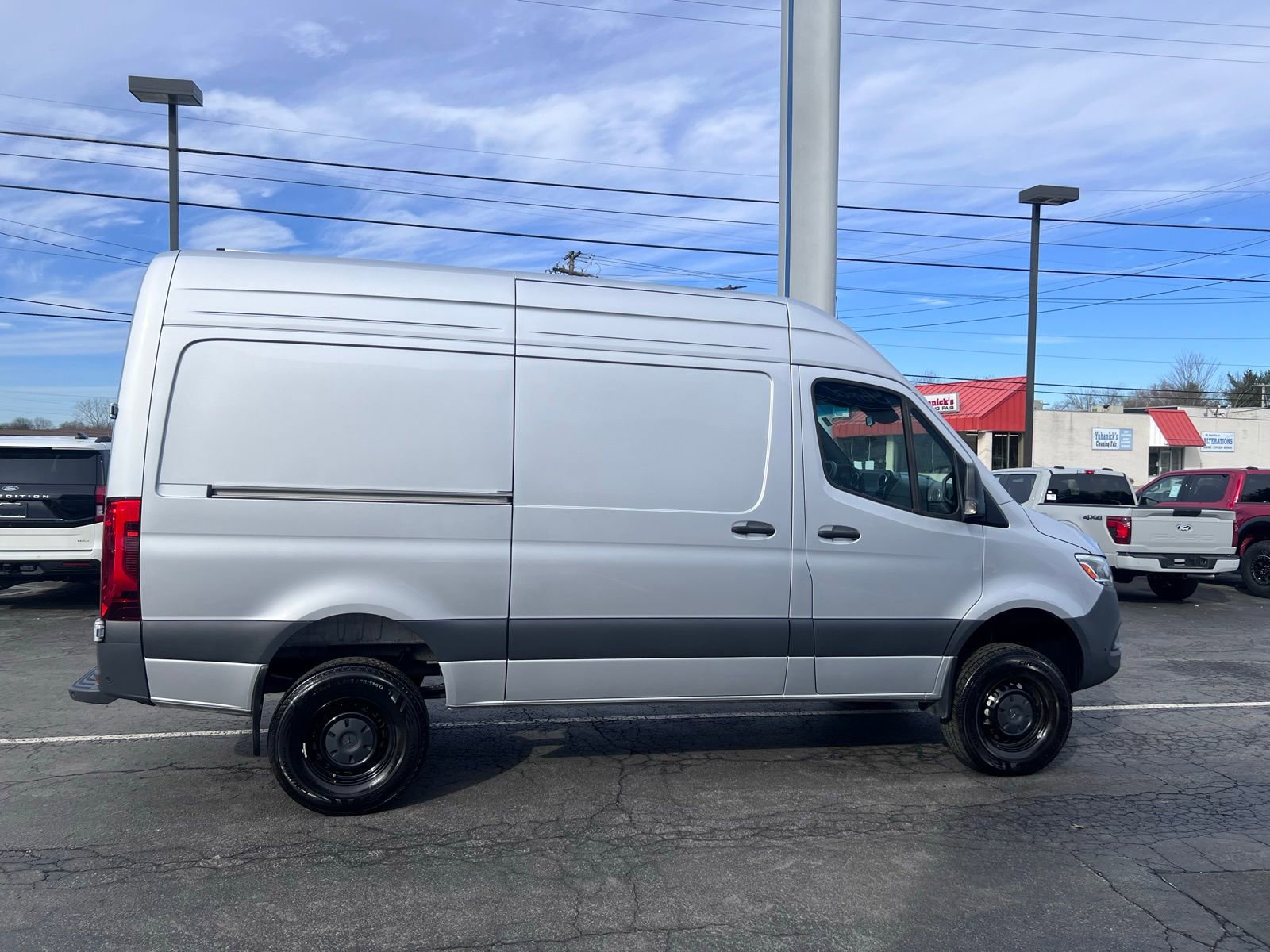 Used 2024 Mercedes-Benz Sprinter 144 Cargo image 11
