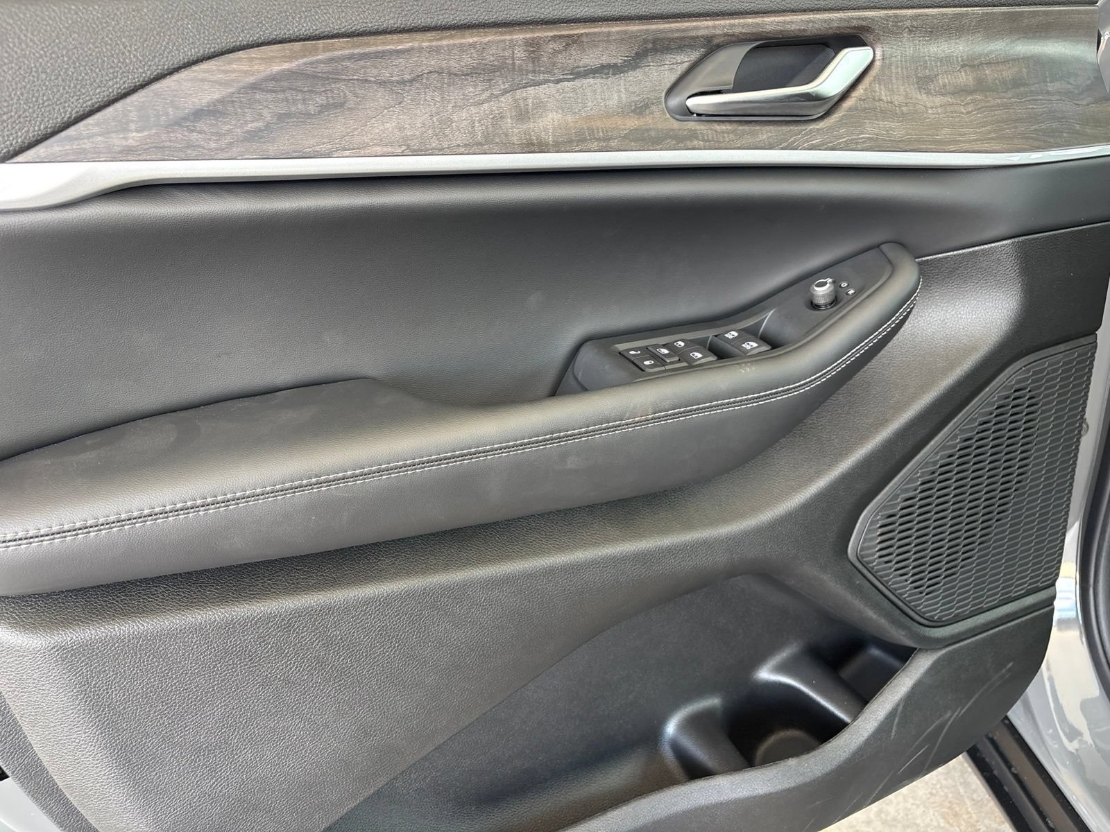 New 2027 Jeep Grand Cherokee Altitude AWD/4WD image 10