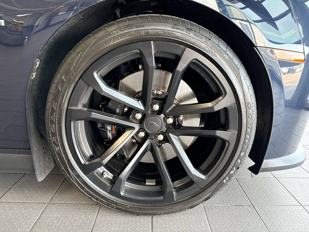 Used 2015 Chevrolet Camaro ZL1 RWD image 7
