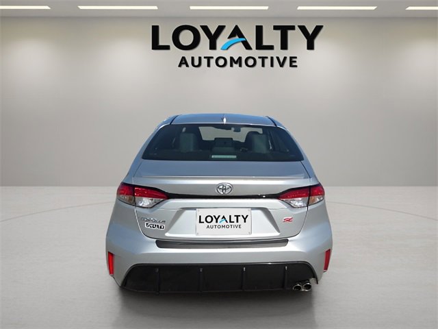 Used 2025 Toyota Corolla SE w/ SE Premium Package image 4