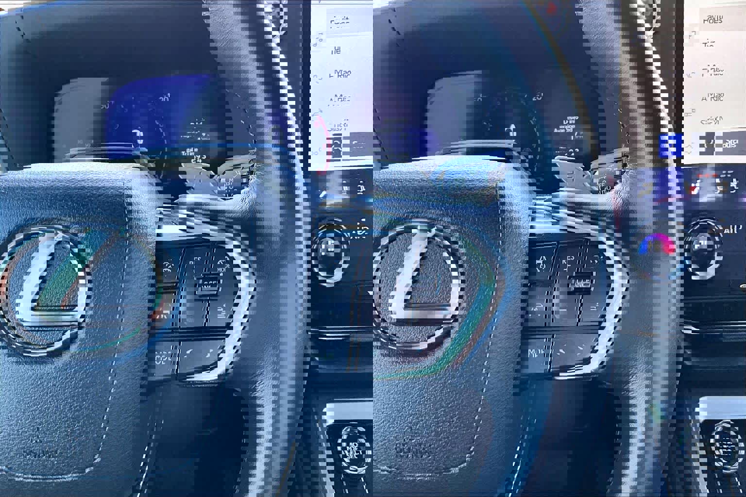 Used 2024 Lexus GX 550 w/ Cold Area Package image 22