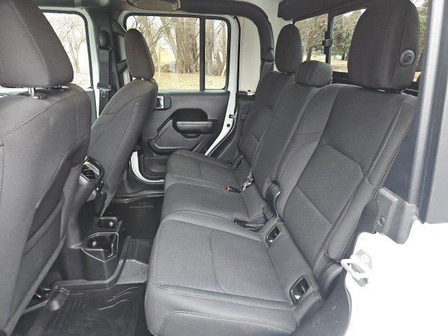 Used 2022 Jeep Gladiator Willys image 18