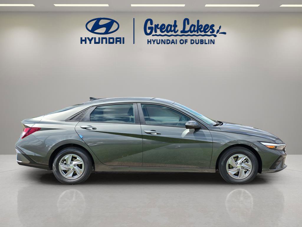 New 2026 Hyundai Elantra SE w/ Cargo Package image 6