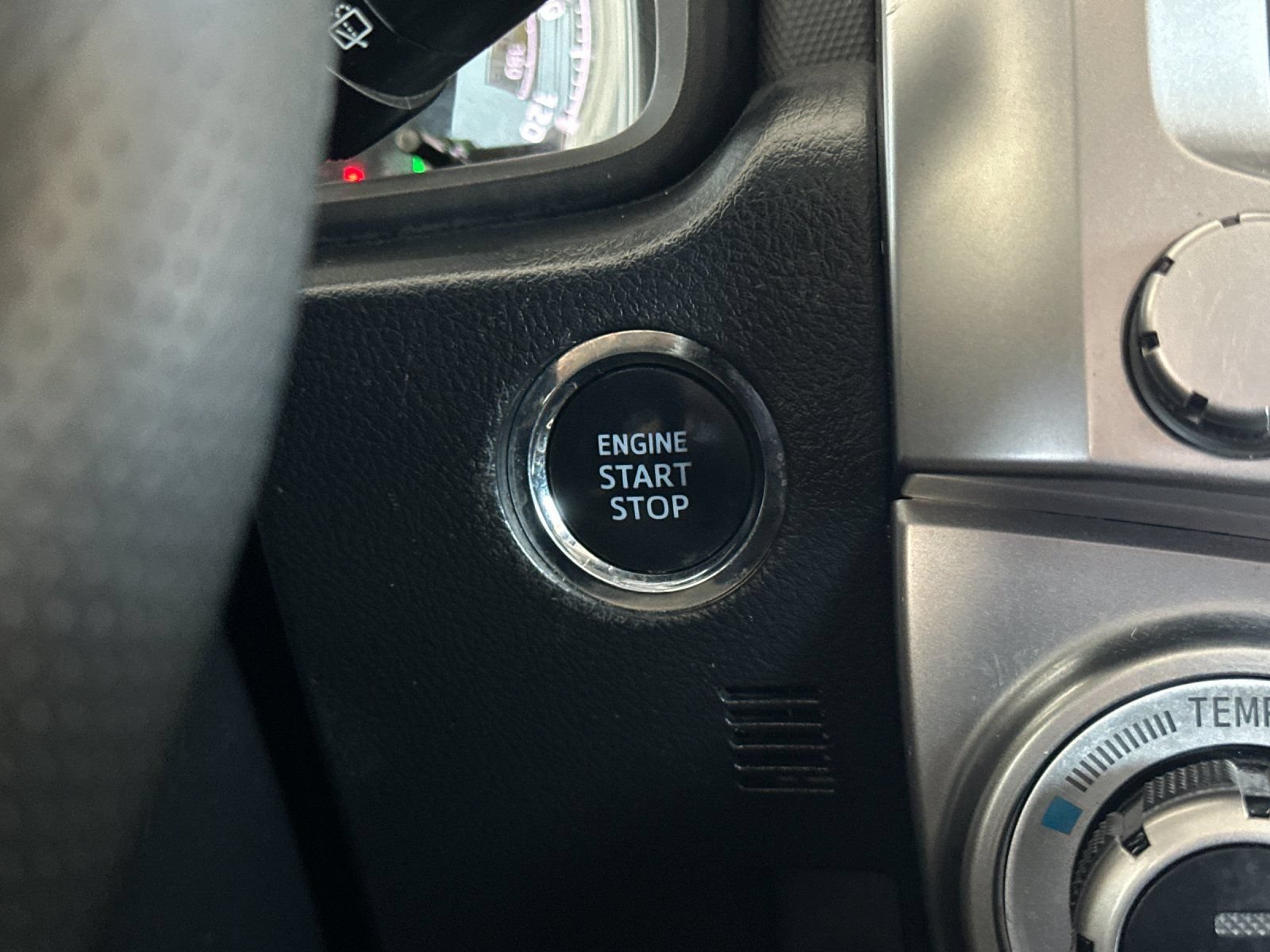 Used 2022 Toyota 4Runner Limited AWD/4WD image 22