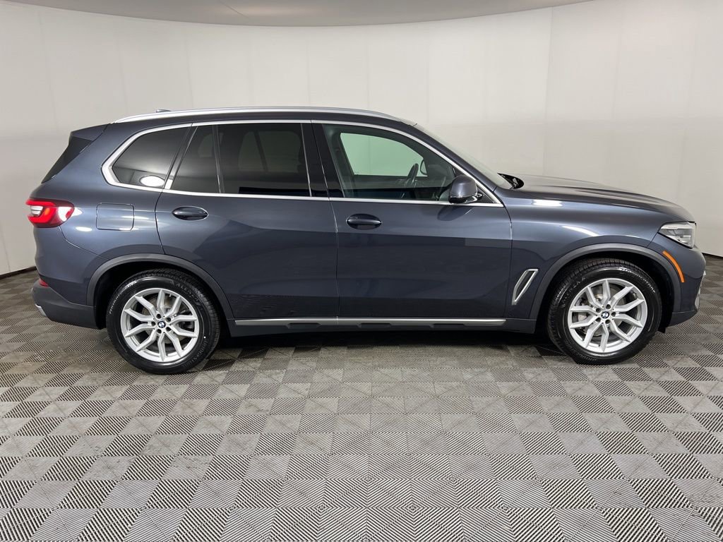 Used 2022 BMW X5 xDrive40i AWD/4WD image 2