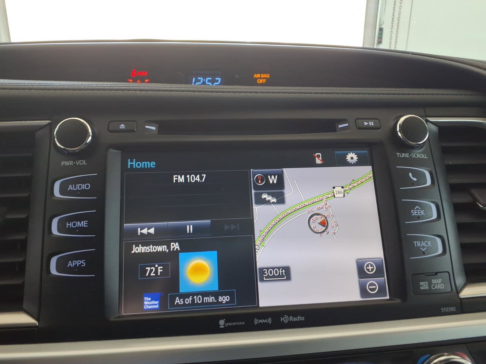 Used 2019 Toyota Highlander XLE AWD/4WD image 24