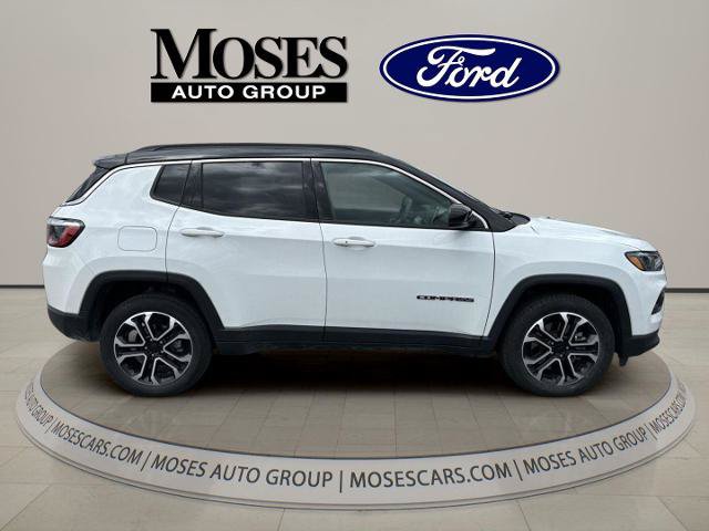 Used 2023 Jeep Compass Limited AWD/4WD image 2