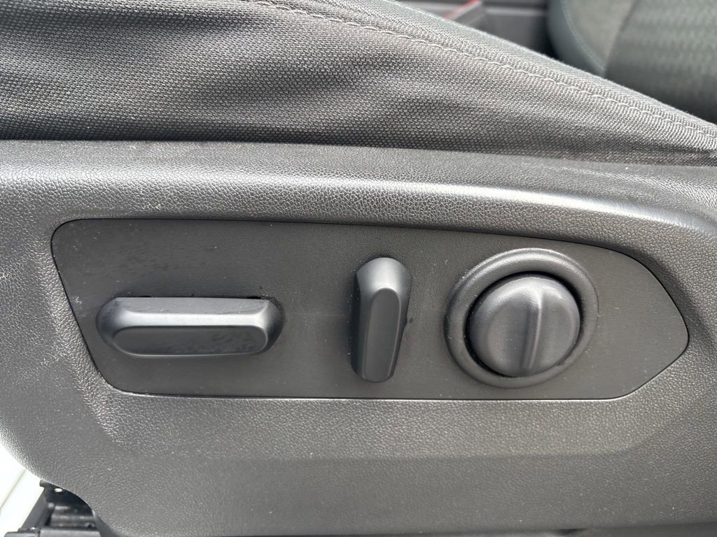 Used 2019 Chevrolet Silverado 1500 RST image 12