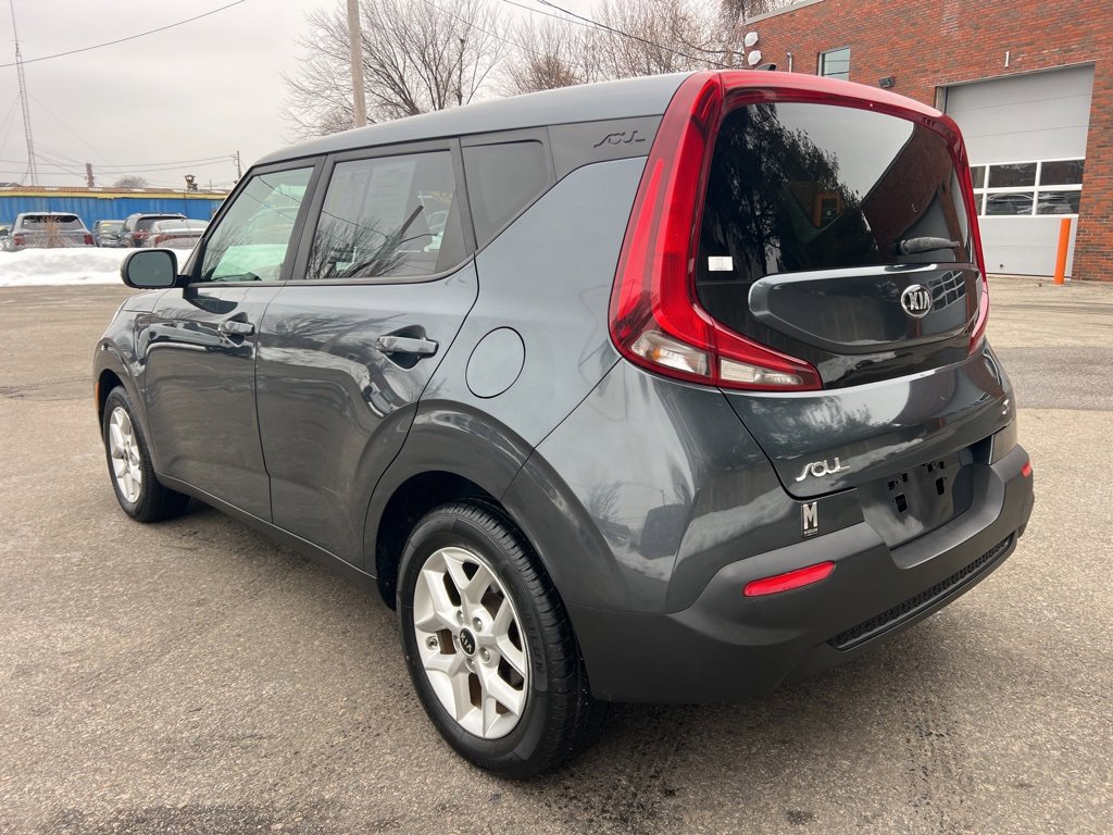 Certified 2020 Kia Soul S image 3