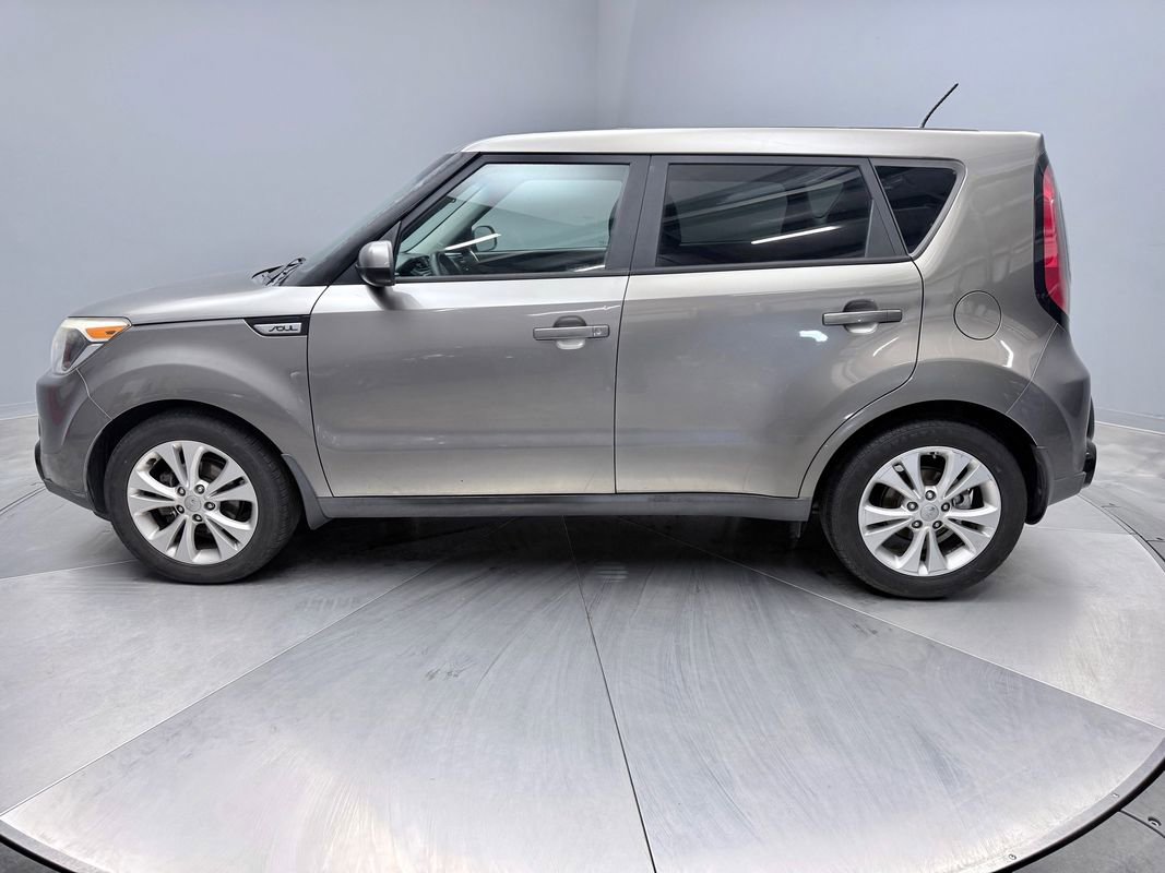 Used 2016 Kia Soul + image 8