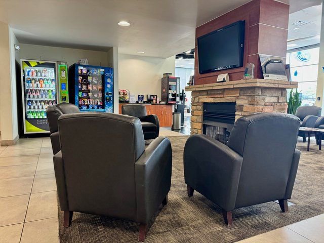 New 2025 Ford Maverick XLT w/ XLT Luxury Package image 31