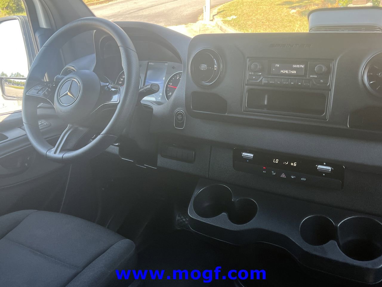 Used 2025 Mercedes-Benz Sprinter 2500 image 6