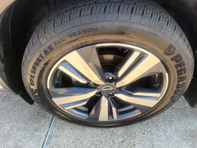 Used 2023 Nissan Rogue SL w/ SL Premium Package FWD image 8