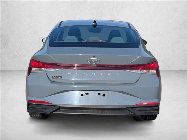 Used 2021 Hyundai Elantra SE image 6
