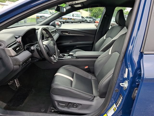 Used 2025 Toyota Camry SE FWD image 14