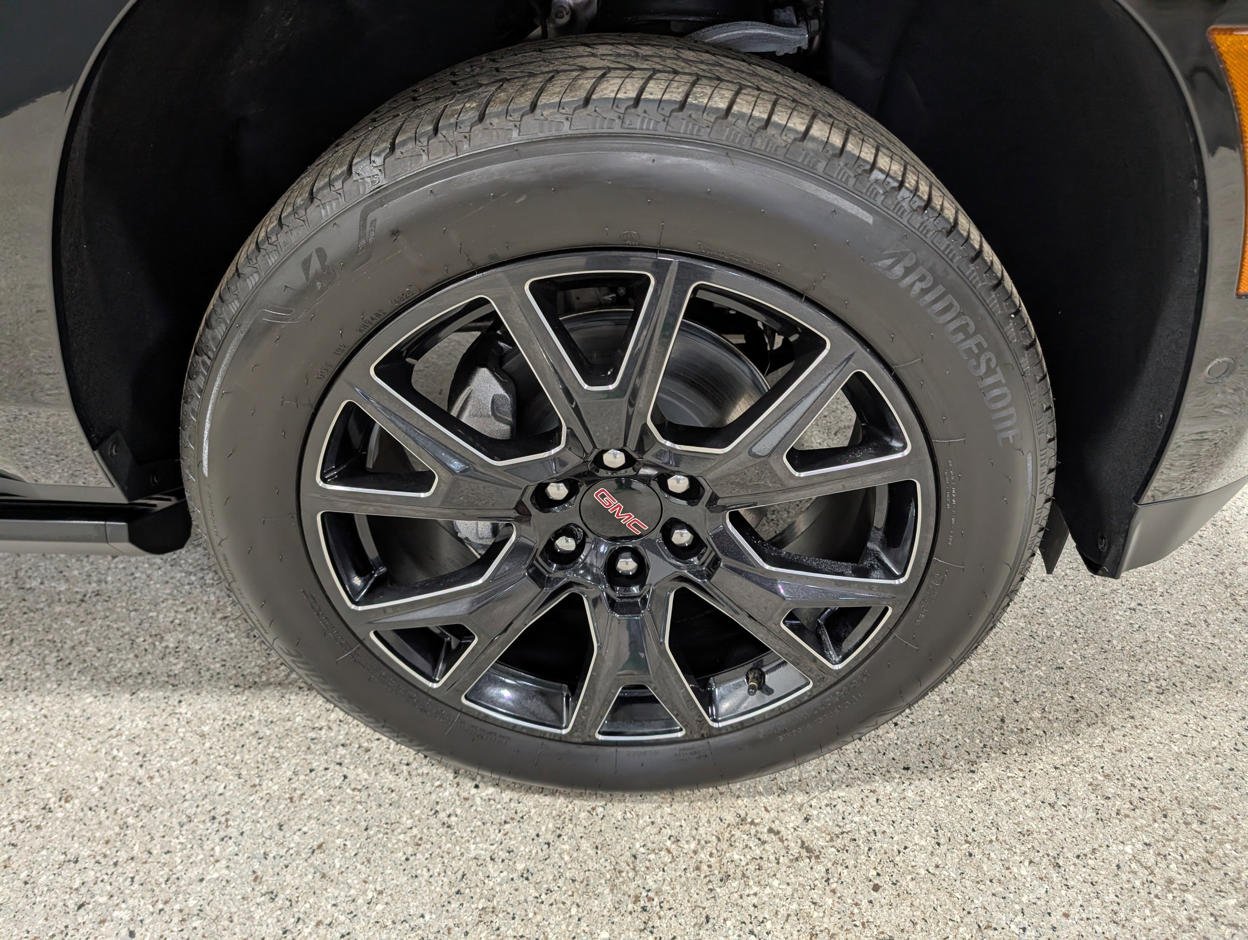 Used 2026 GMC Yukon Denali w/ Sun & Power Step Package AWD/4WD image 12