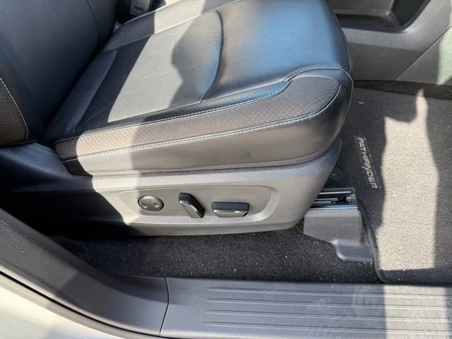 Used 2024 Nissan Pathfinder SL w/ SL Premium Package image 12