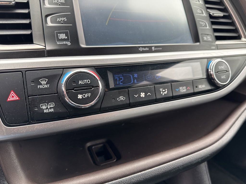 Used 2015 Toyota Highlander Limited AWD/4WD image 24