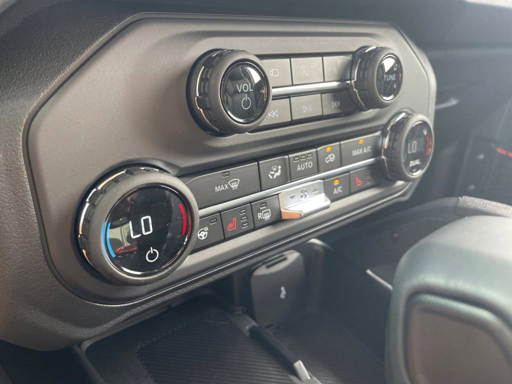 New 2025 Ford Bronco Raptor image 25