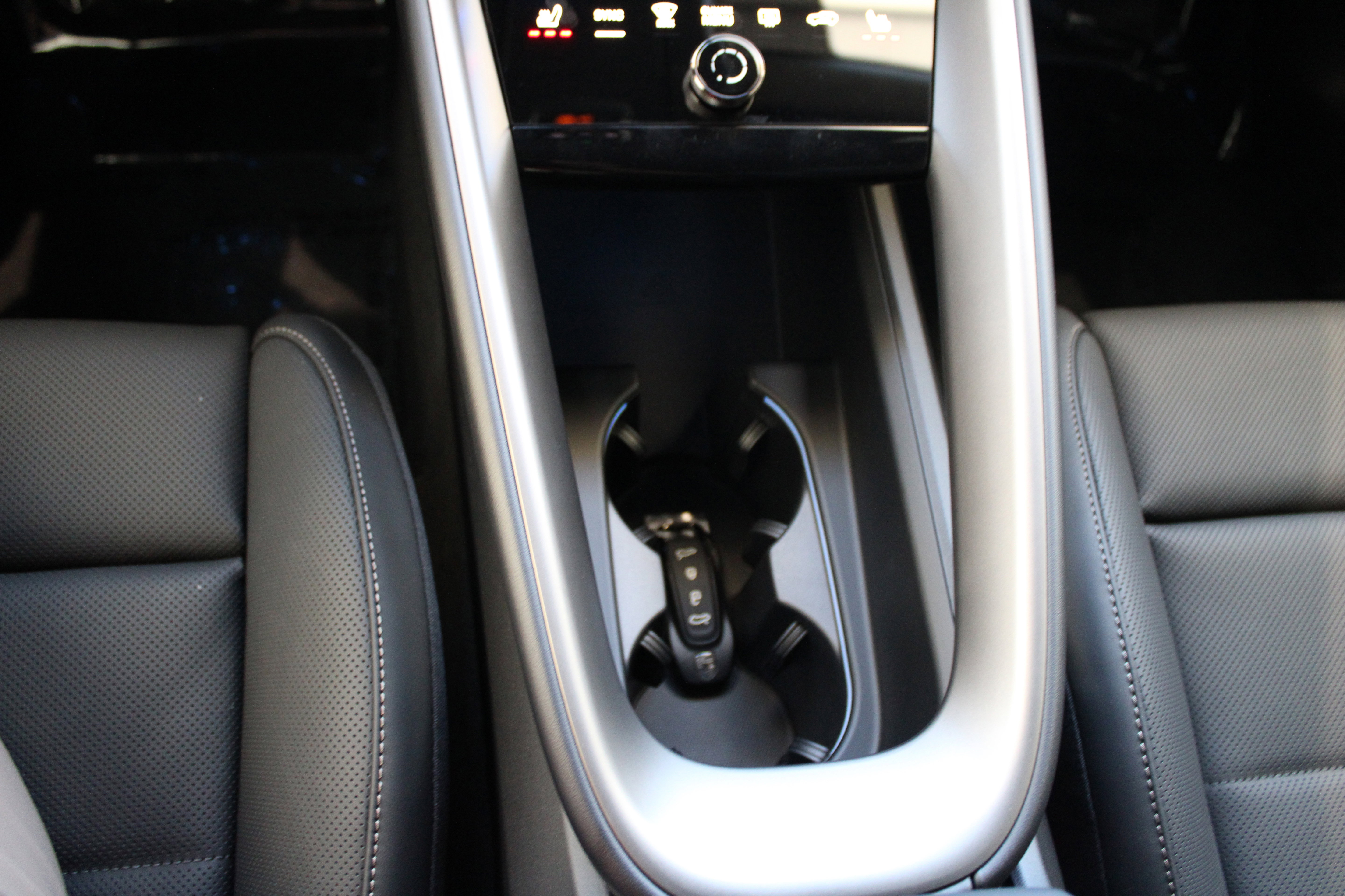 New 2025 Porsche Macan Turbo Electric image 24