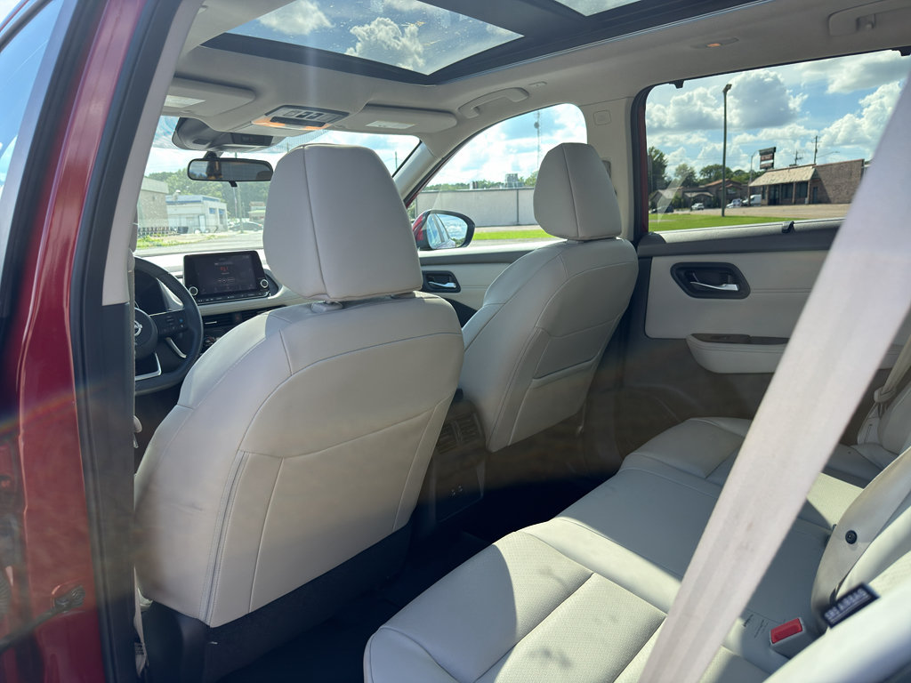 Certified 2024 Nissan Rogue SV w/ SV Premium Package FWD image 4