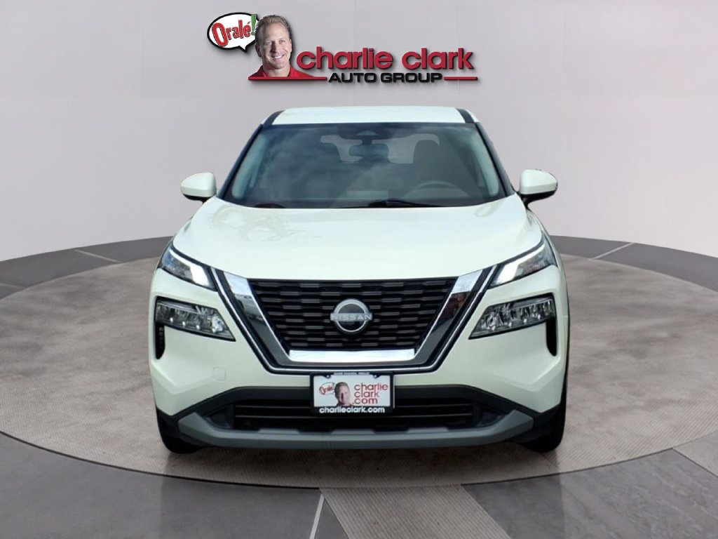 Used 2023 Nissan Rogue SV FWD image 8