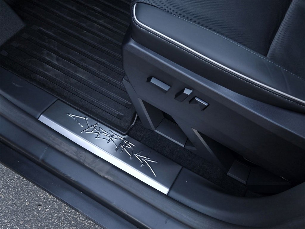 Used 2025 Tesla Cybertruck AWD Crew Cab image 19