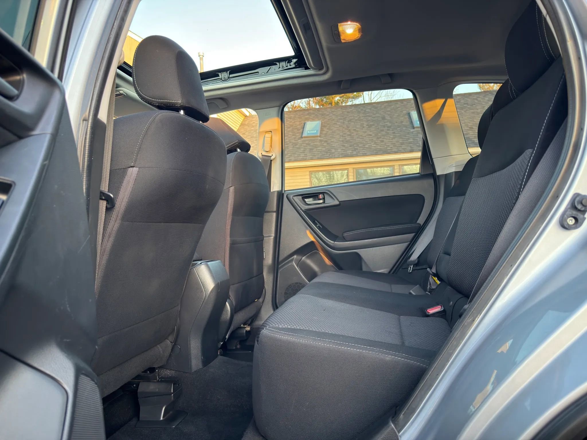 Used 2015 Subaru Forester 2.5i Premium w/ All-Weather Package AWD/4WD image 13