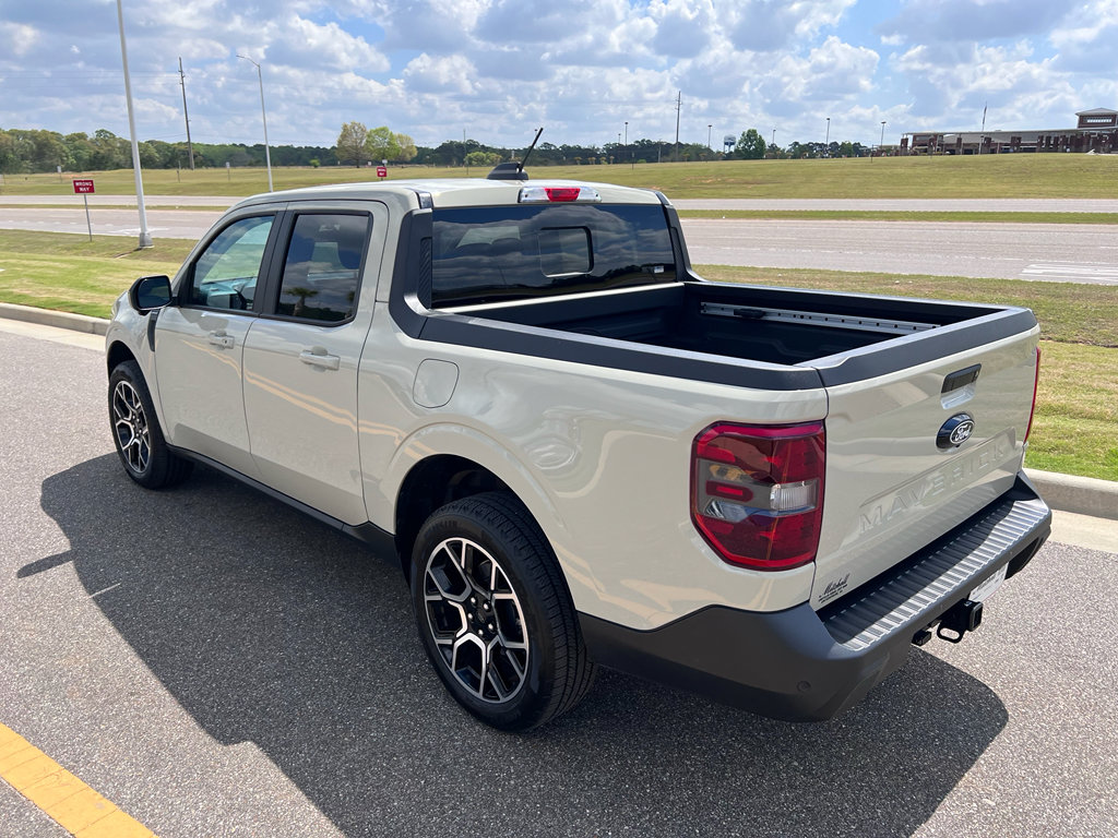 Used 2025 Ford Maverick Lariat image 10