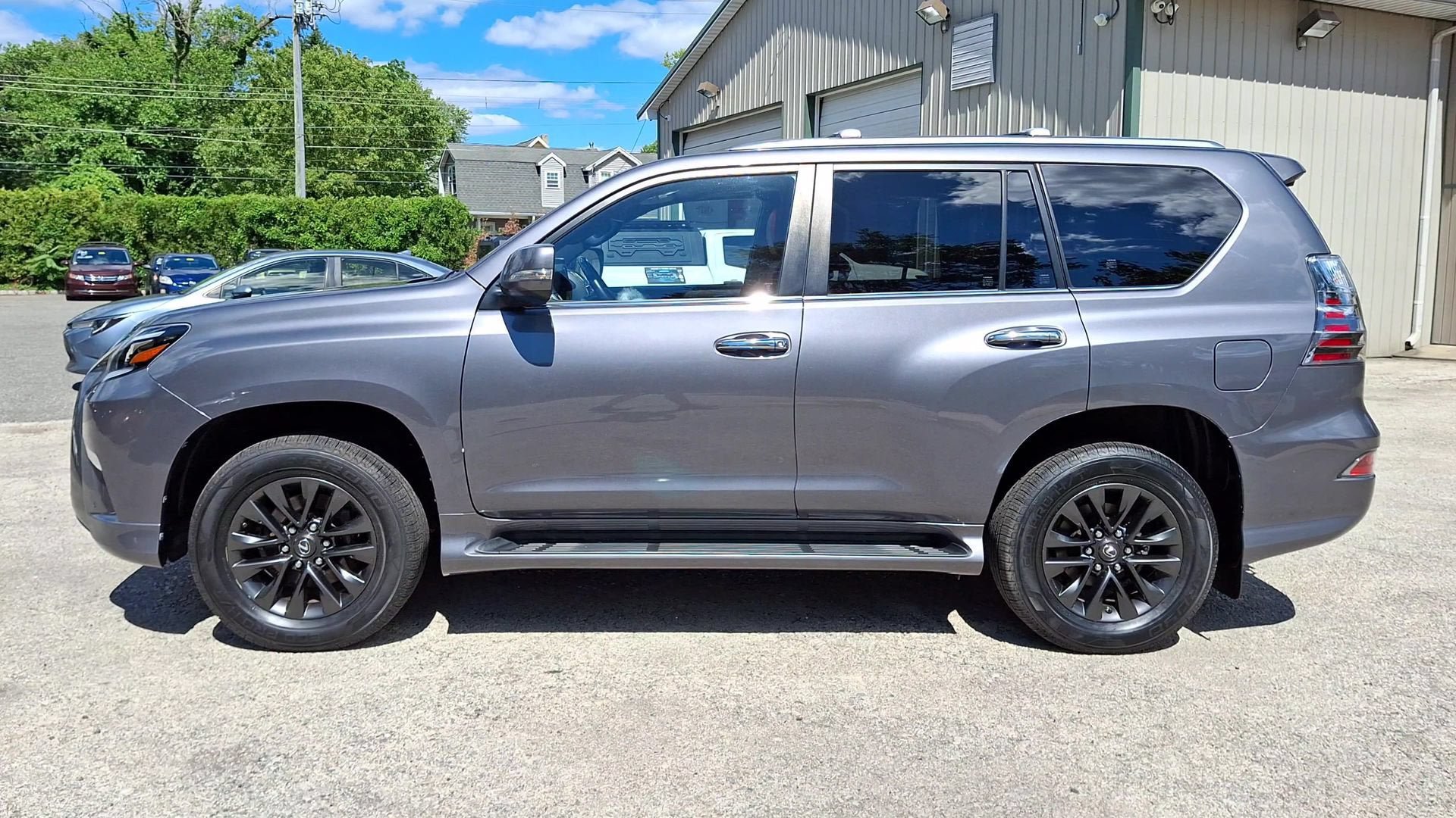 Used 2021 Lexus GX 460 Premium w/ Premium Package AWD/4WD image 9