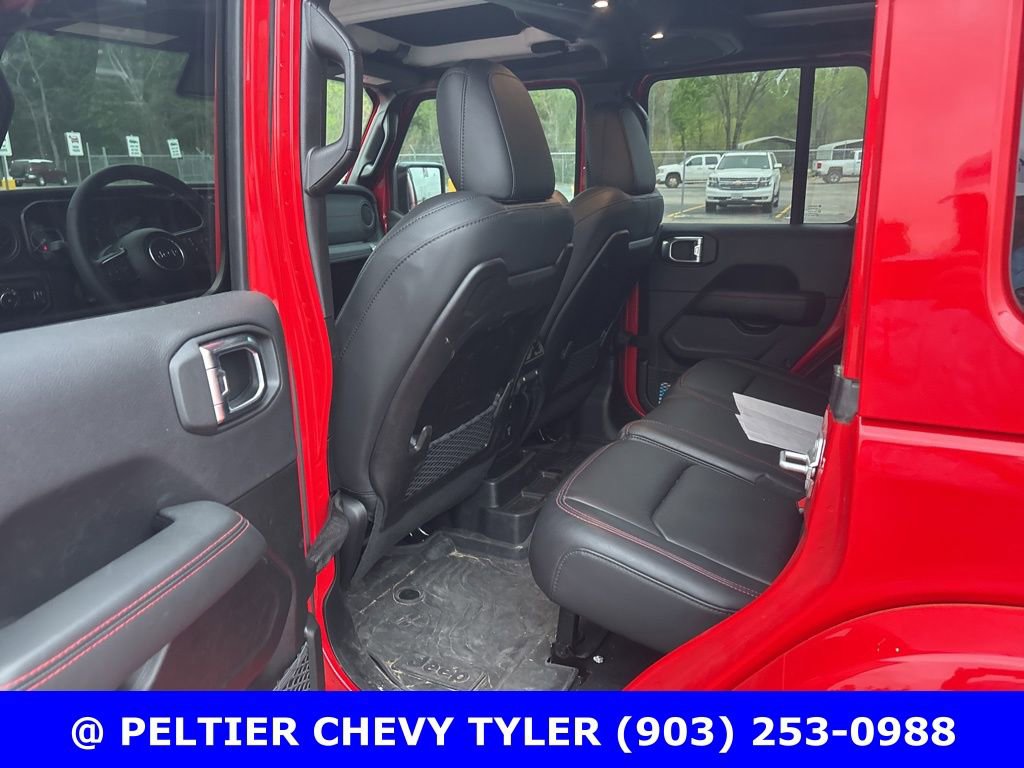 Used 2025 Jeep Wrangler Unlimited Rubicon image 17