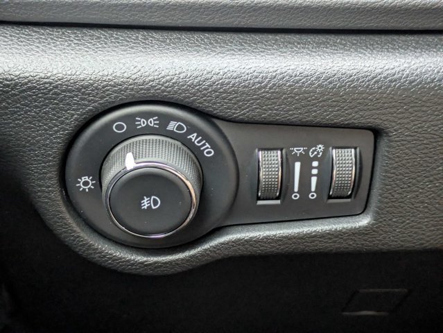 Certified 2026 Chrysler Pacifica Select FWD image 25