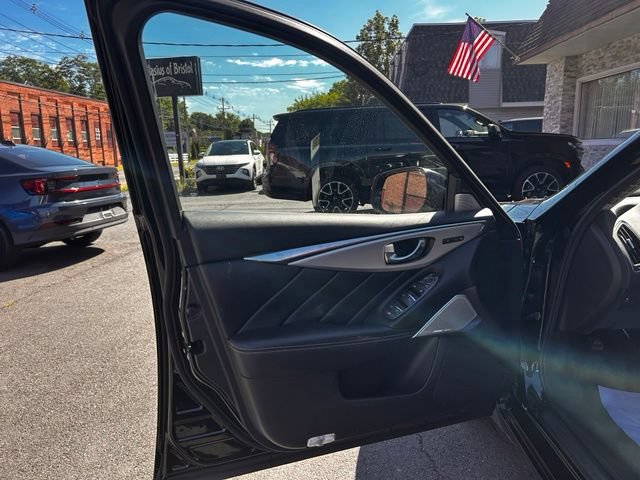 Used 2023 INFINITI Q50 Luxe AWD/4WD image 11