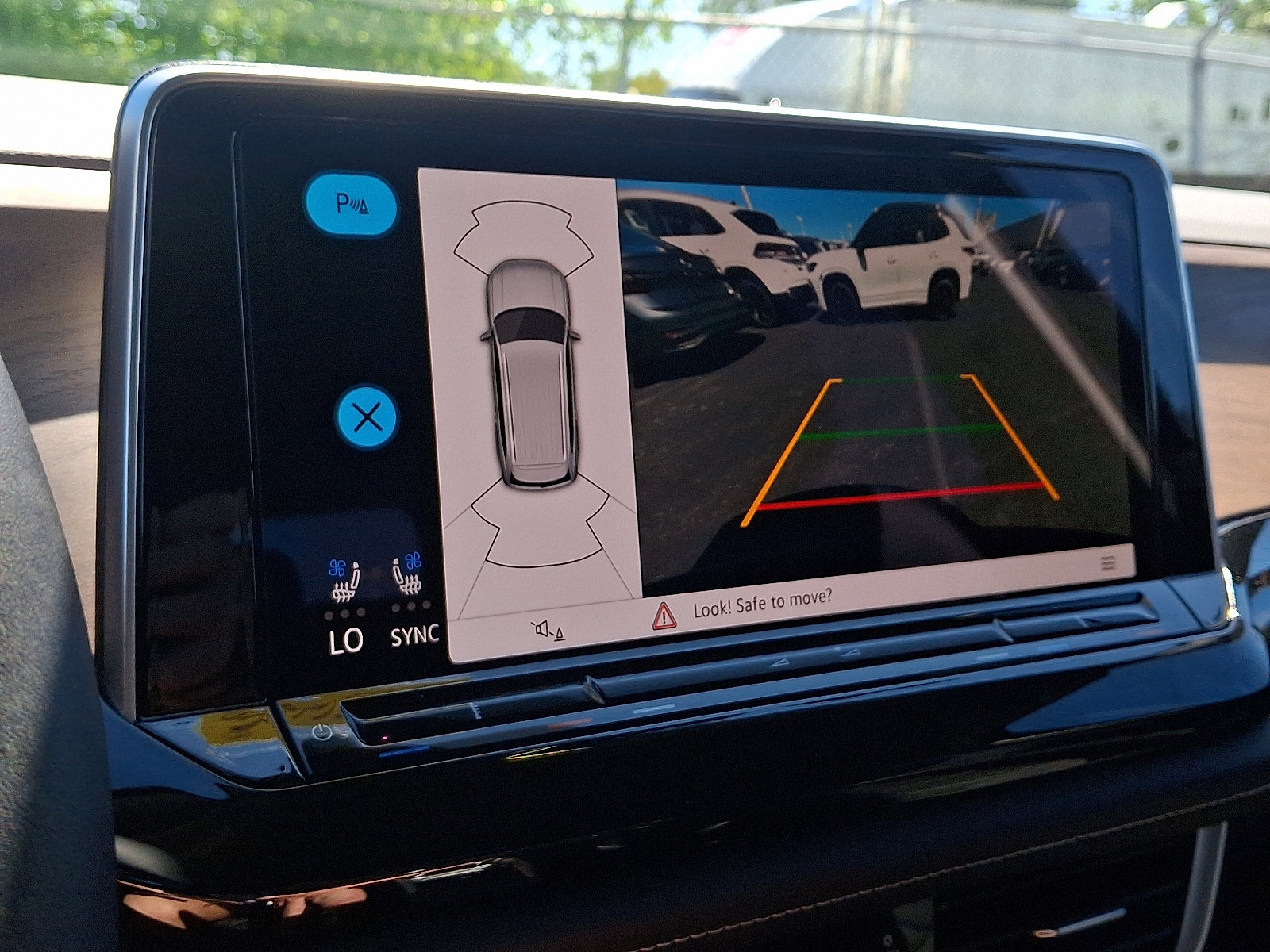 New 2026 Volkswagen Atlas SE image 12