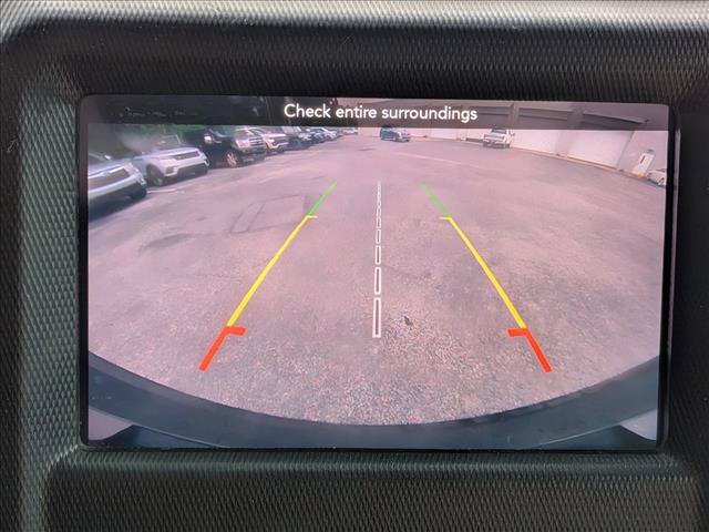 Used 2018 Jeep Wrangler Unlimited Sahara AWD/4WD image 15