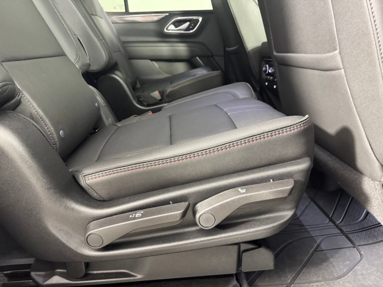 Used 2024 Chevrolet Tahoe RST w/ Luxury Package RWD image 35