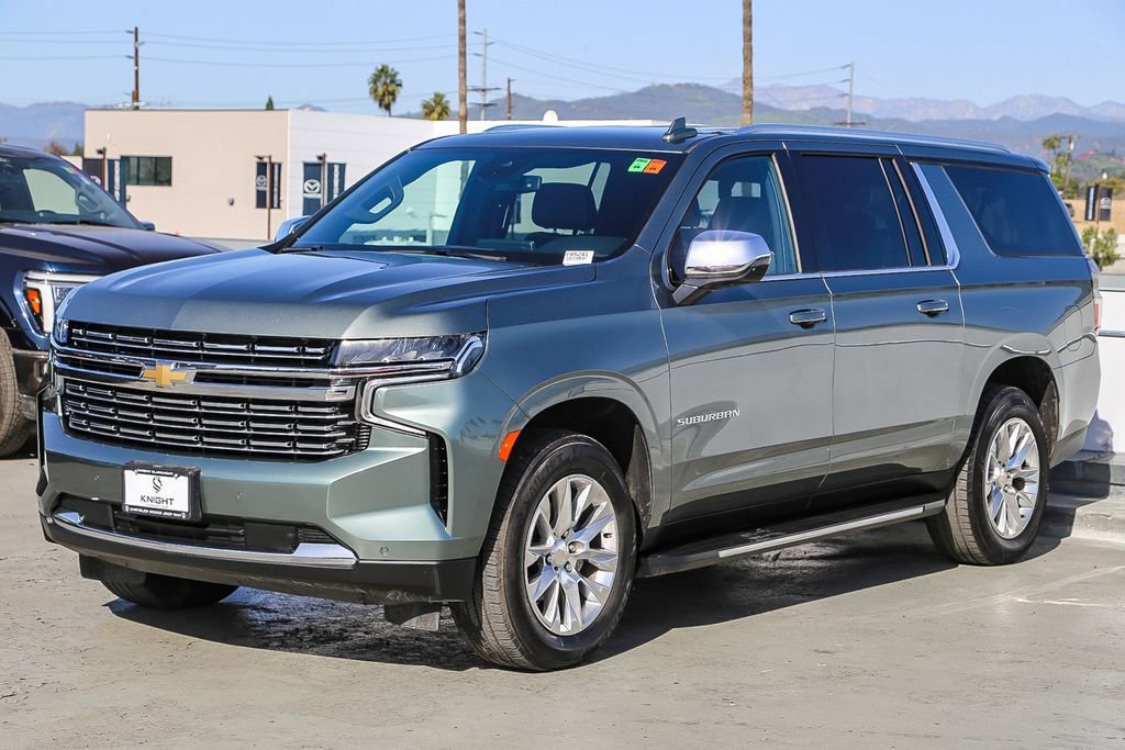 Used 2023 Chevrolet Suburban Premier image 4