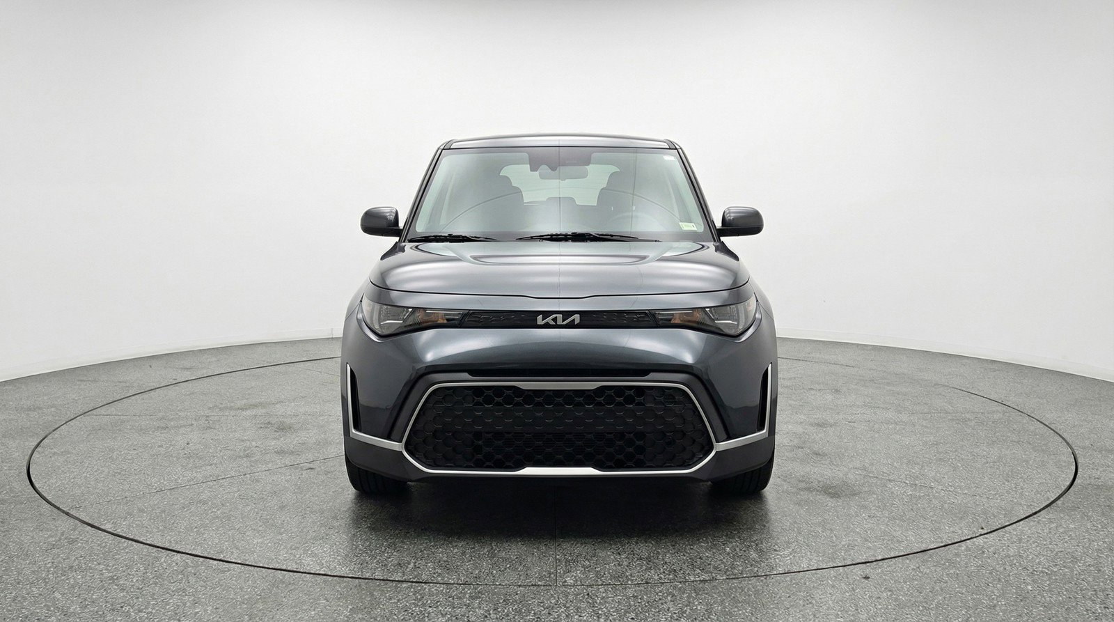 Used 2025 Kia Soul LX w/ LX Technology Package image 2