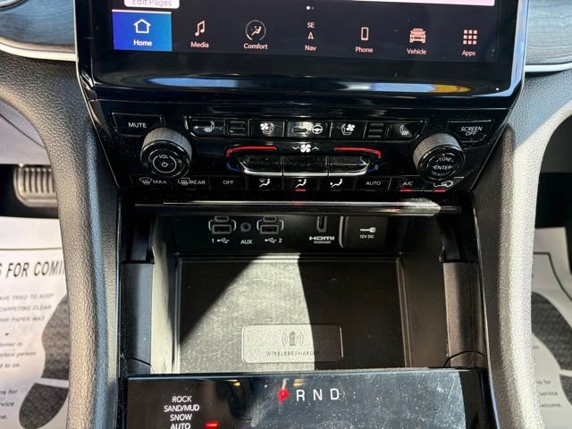 Used 2022 Jeep Grand Cherokee Limited 4xe w/ Luxury Tech Group II AWD/4WD image 21