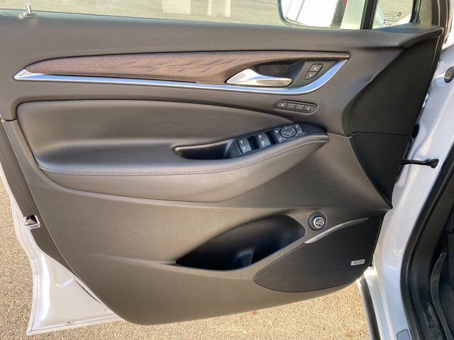Used 2023 Buick Enclave Avenir w/ Avenir Technology Package AWD/4WD image 21
