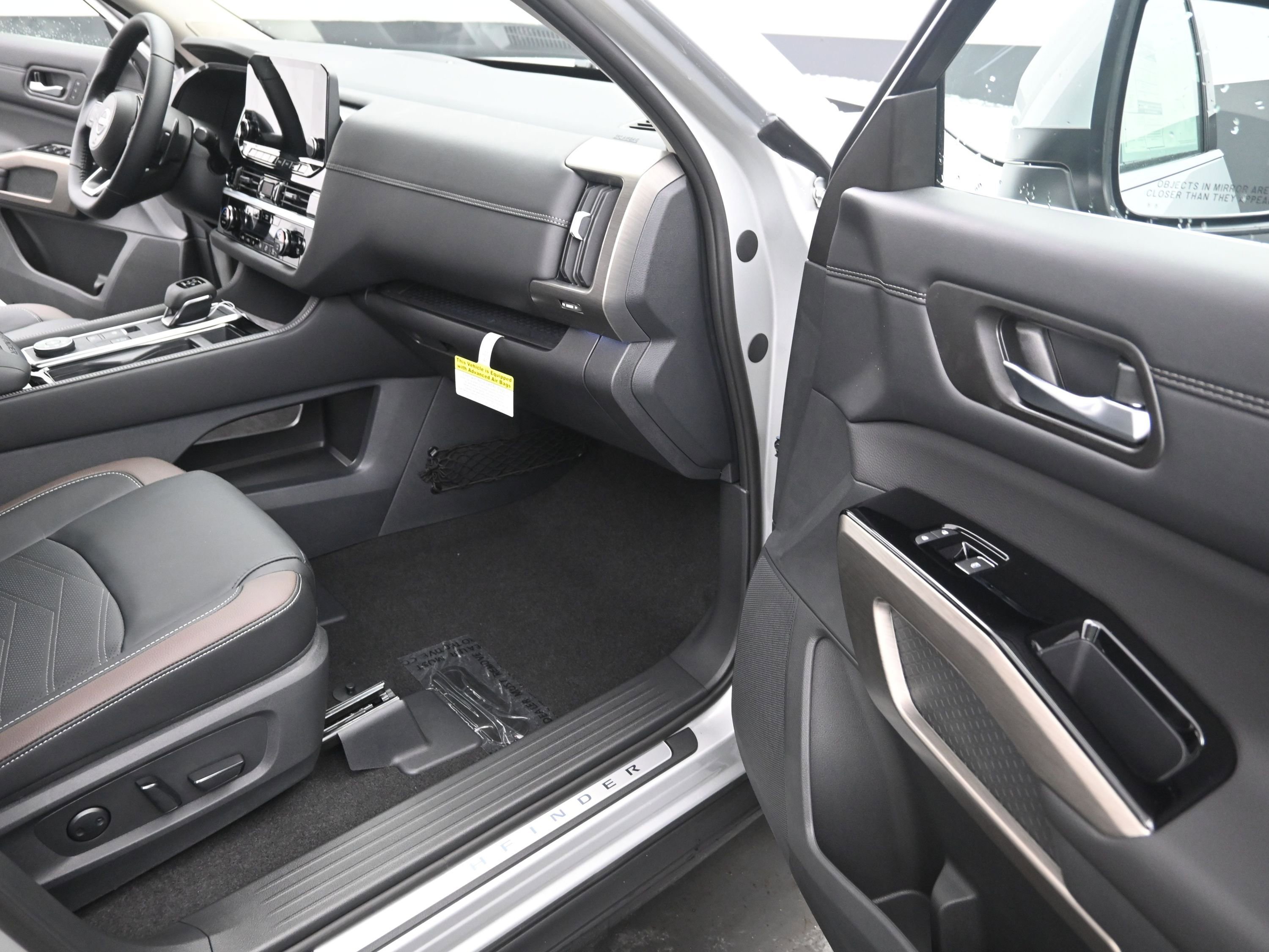 New 2025 Nissan Pathfinder Platinum w/ Cargo Package image 22