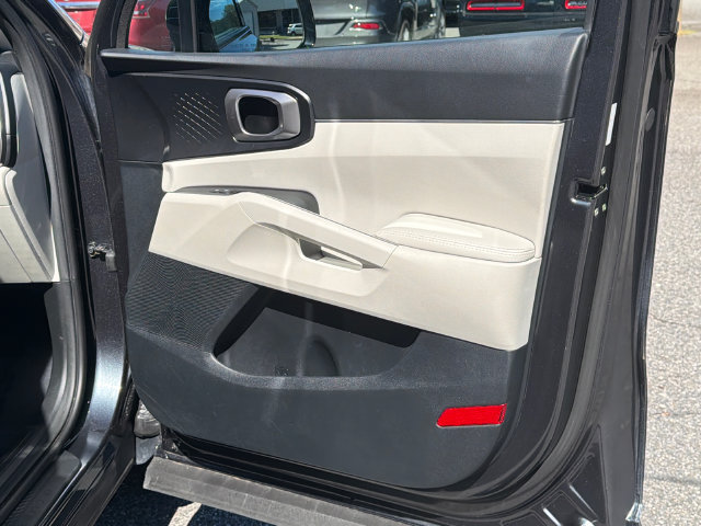 Used 2023 Kia Sorento S FWD image 16
