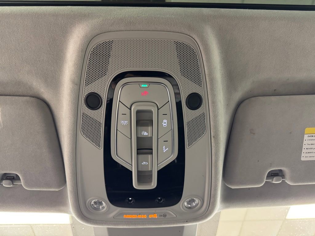 Used 2019 Audi Q8 Prestige w/ Luxury Package image 48