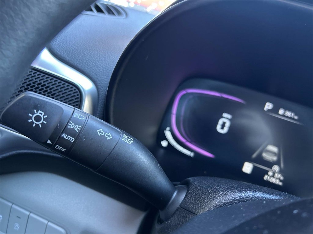 Used 2025 Kia Soul LX w/ LX Technology Package image 24