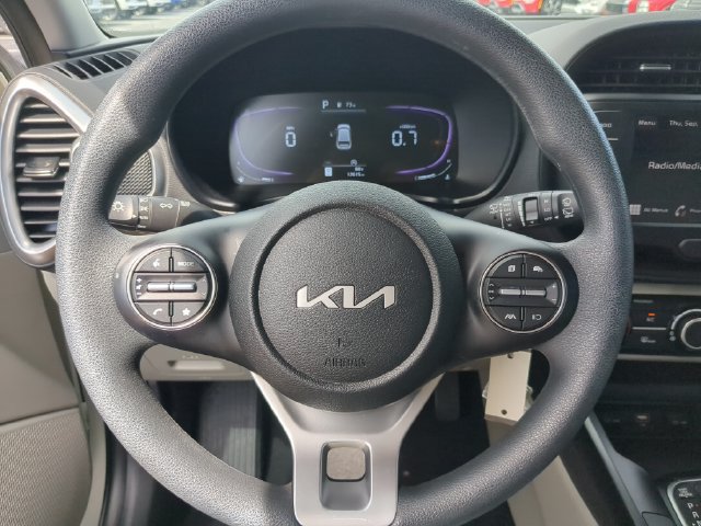 Used 2025 Kia Soul LX FWD image 29