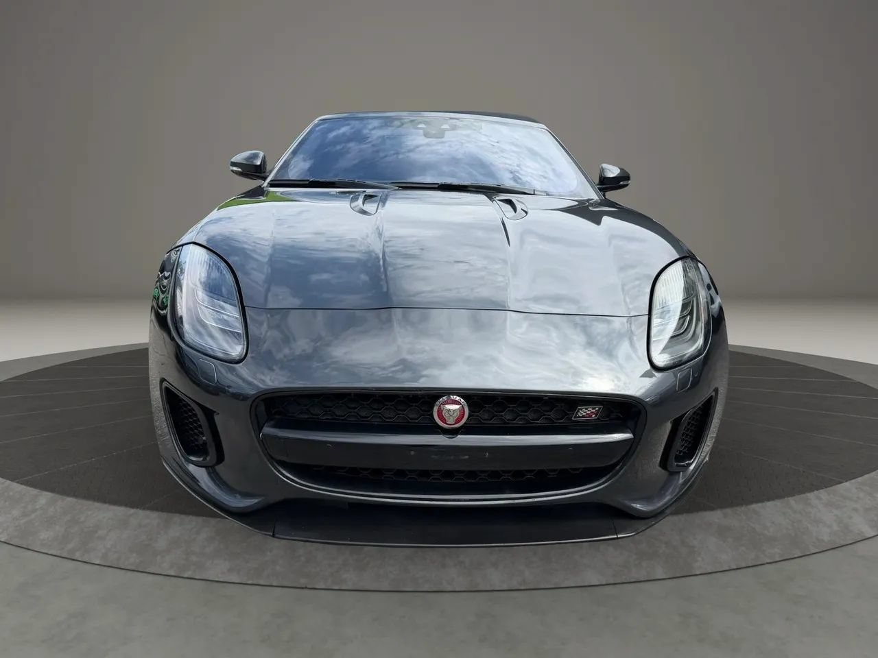 Used 2020 Jaguar F-TYPE Convertible RWD image 3