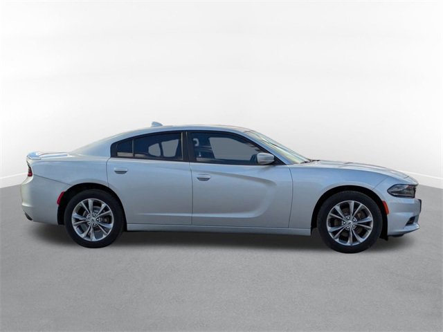 Used 2020 Dodge Charger SXT image 2